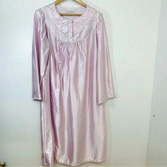 Vintage Cachet Long Nightgown Medium  Pink Satin Modest Long Sleeve‎ Embroidery - Picture 1 of 11